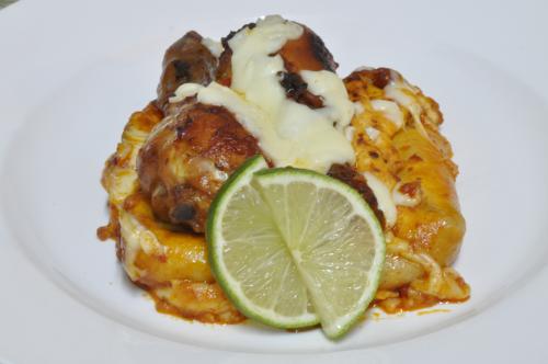 Enčilády z Uruapánu  s omáčkou z červených paprik – Snadné Mexiko recept, zvládnete za 45 - 60 minut